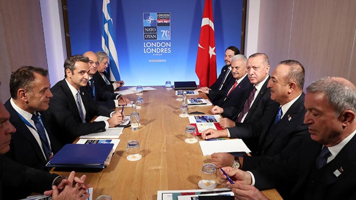 ΑΠΟΣΤΟΛΟΥ : ΕΠΙΚΙΝΔΥΝΗ ΓΙΑ ΤΗΝ ΠΑΤΡΙΔΑ Η ΕΞΩΤΕΡΙΚΗ ΠΟΛΙΤΙΚΗ ΤΩΝ ΜΗΤΣΟΤΑΚΗ ΔΕΝΔΙΑ