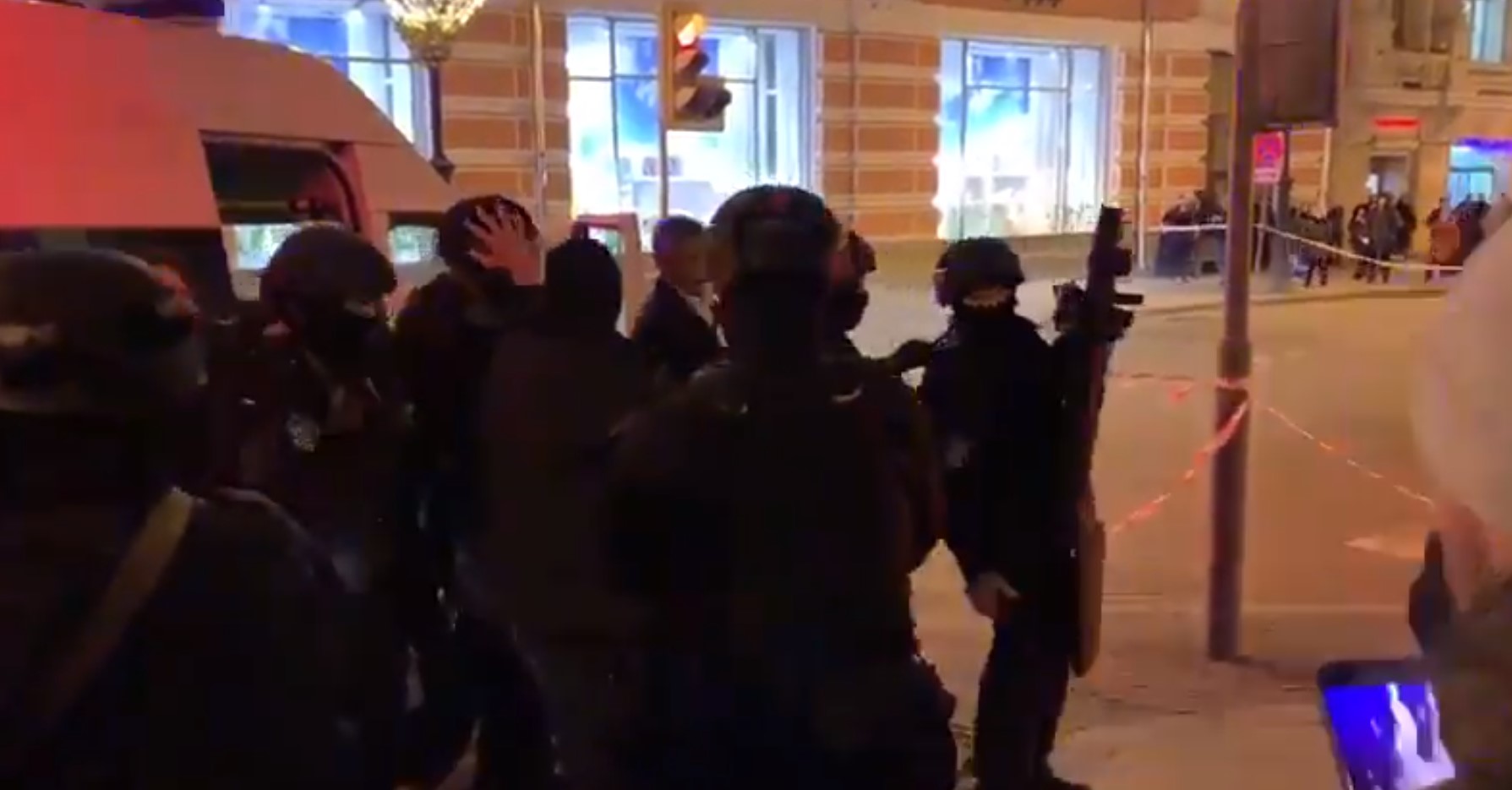 Ρωσία: Πυροβολισμοί κοντά στην Ομοσπονδιακή Υπηρεσία Ασφαλείας – Τρεις νεκροί (βίντεο)