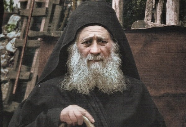 Γέρων Ελισαίος Σιμωνοπετρίτης: «Κάτι παράδοξον συμβαίνει στο τρέχον έτος μεταξύ ουρανού και γης»