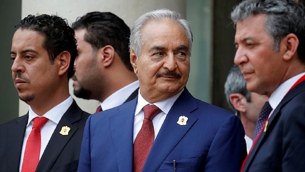 Αμερικανός ειδικός: «Η Ελλάδα προσεγγίζει επίσημα τον Χαφτάρ» – Νέα τουρκικά φορτία όπλων σε Μισράτα & Τρίπολη