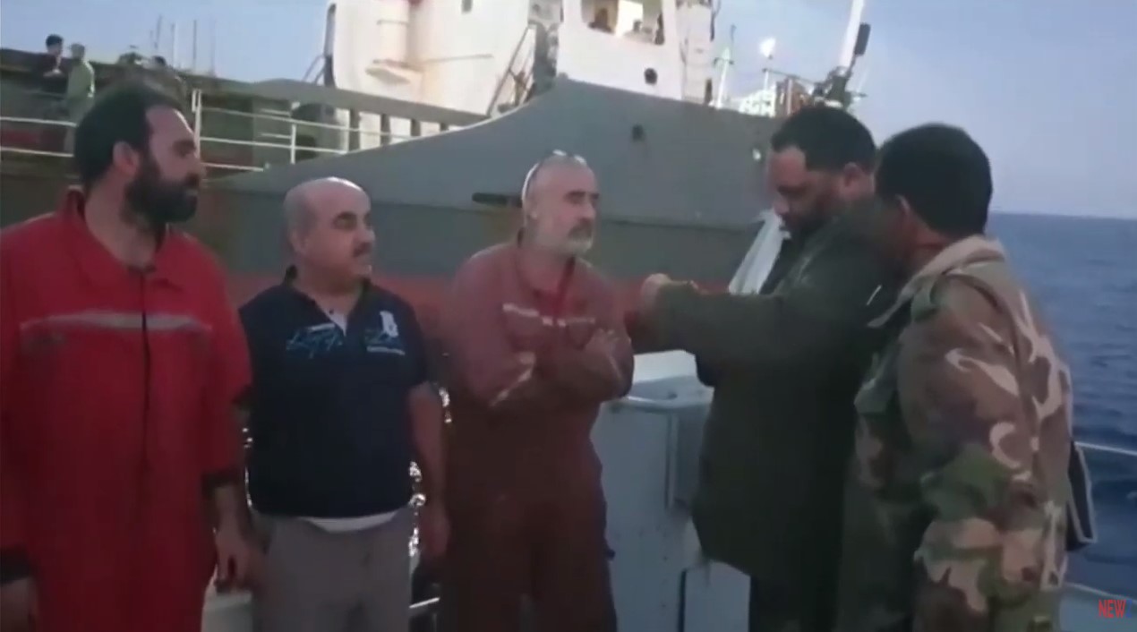 Πλοίο με Τούρκους ναυτικούς κατέλαβαν οι δυνάμεις του Χαφτάρ στη Λιβύη (βίντεο)