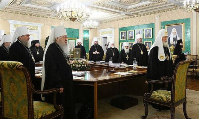 Πατριαρχείο Μόσχας: Διακόπτει την κοινωνία με το Πατριαρχείο Αλεξανδρείας