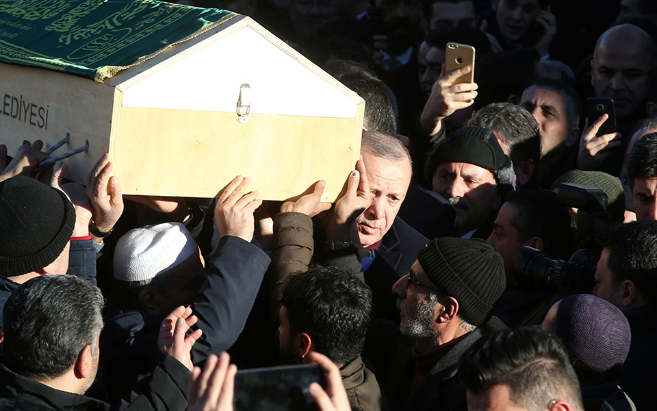 ΑΠΟΣΤΟΛΟΥ : Ανησυχώ γιατί ο Ρ. Τ. Ερντογάν είναι ηγέτης…