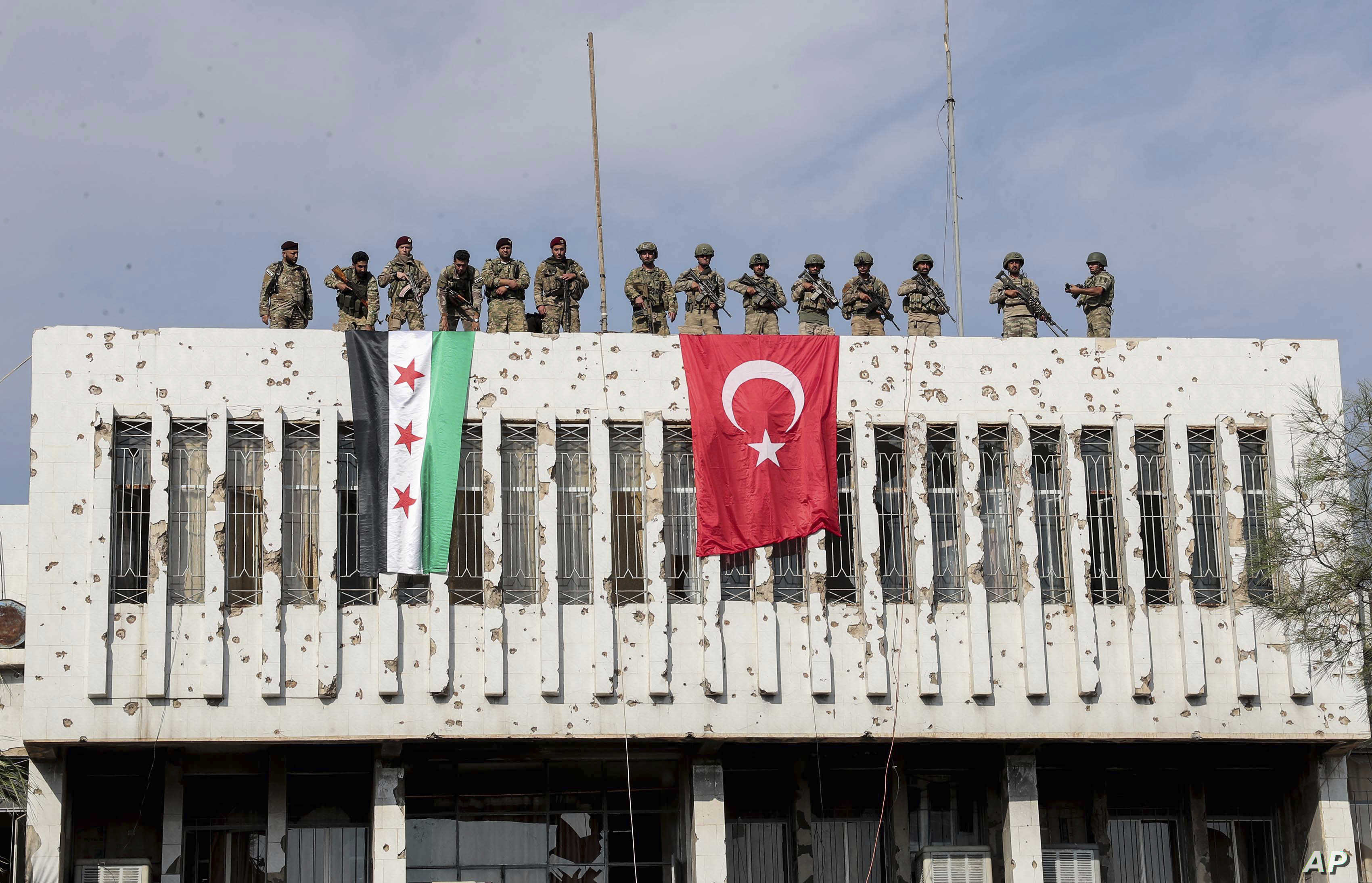 4 Toύρκοι στρατιωτικοί σκοτώθηκαν από έκρηξη βόμβας στη Συρία.