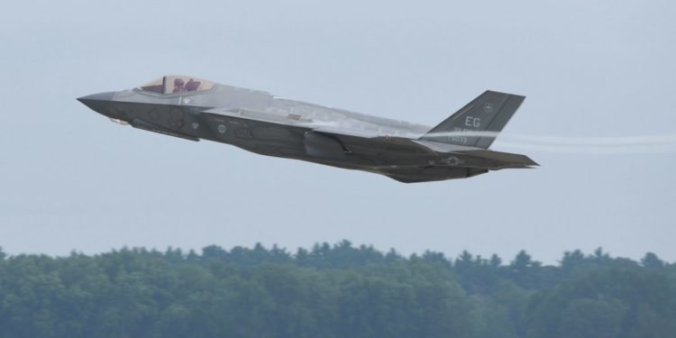 F-35 εναντίον S-400! Η τιτανομαχία έρχεται στην Ευρώπη για λογαριασμό της… Πολωνίας