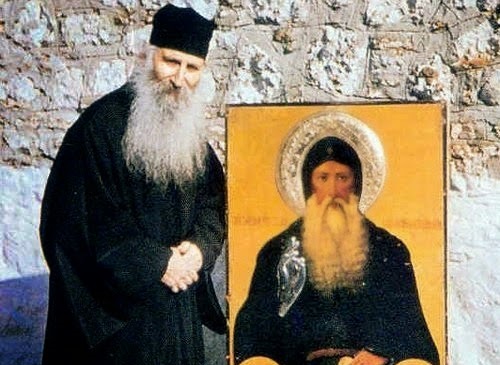 Είδαν τον Γέροντα Ιάκωβο ένα πήχη πάνω πάνω από το έδαφος όταν λειτουργούσε.