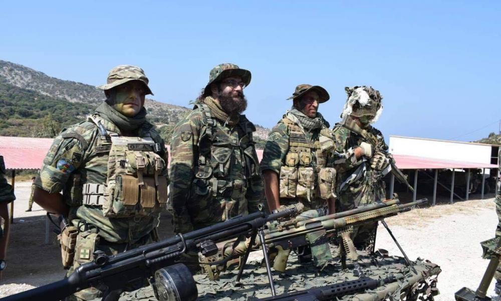 Οι Χιώτες Εθνοφύλακες πήγαν να παραδώσουν τα όπλα τους στην Ταξιαρχία: Φωτιά στην Καράβα από άνδρες των ΜΑΤ! (upd)