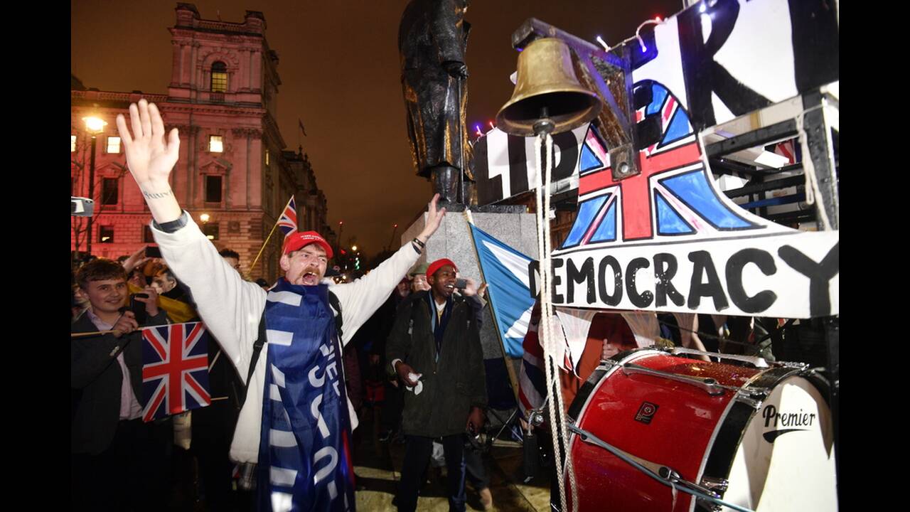 Η ΩΡΑ ΤΩΝ ΠΡΟΦΗΤΕΙΩΝ-ΚΑΙ ΕΓΕΝΕΤΟ BREXIT-TI ΑΝΑΦΕΡΟΥΝ ΟΙ ΠΡΟΦΗΤΕΙΕΣ ΓΙΑ ΤΗ ΔΙΑΛΥΣΗ ΤΗΣ ΕΕ ΚΑΙ ΤΗΣ ΜΕΓΑΛΗΣ ΒΡΕΤΑΝΙΑΣ.