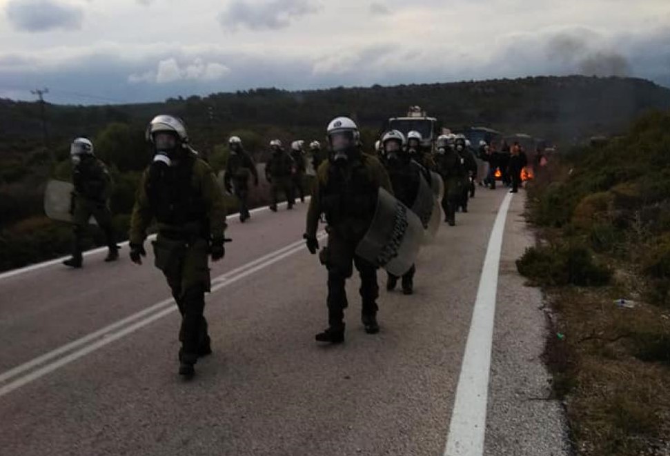 ΓΙΑ ΠΟΙΟ ΛΟΓΟ ΑΠΟΣΥΡΕΙ ΤΟΥΣ ΜΙΣΘΟΦΟΡΟΥΣ ΤΗΣ ΑΠΟ ΛΕΣΒΟ ΚΑΙ ΧΙΟ Η ΠΑΝΙΚΟΒΛΗΤΗ ΧΟΥΝΤΑ ΜΗΤΣΟΤΑΚΗ;