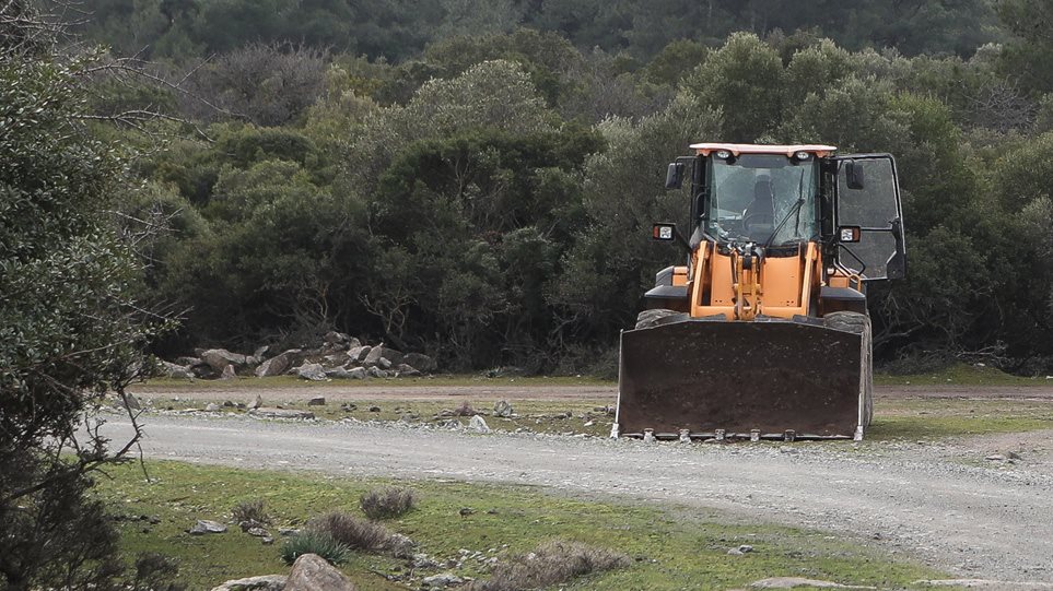 Μεταναστευτικό: Ξεκινούν τα έργα για τις κλειστές δομές – Με μπλόκα «απαντούν» οι κάτοικοι των νησιών