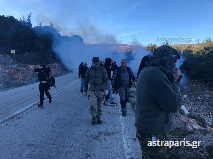 Νέα επεισόδια στη Χίο για το μεταναστευτικό – Συγκρούσεις μεταξύ κατοίκων και ΜΑΤ (Βίντεο)
