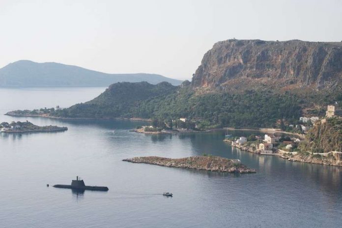 Από το “δεν θα σκοτωθούμε για δυο βράχια των Ιμίων”, στο κατοικημένο Καστελόριζο σε 24 χρόνια…