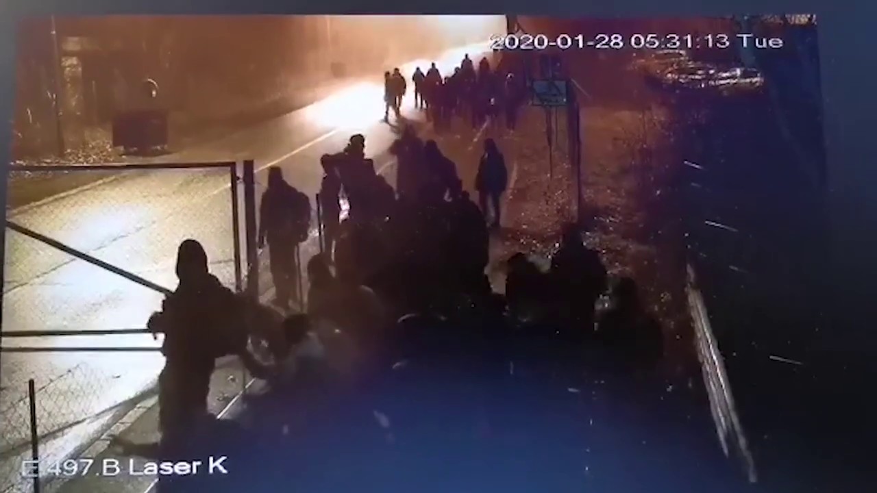 Λαθρομετανάστες αποπειράθηκαν να παραβιάσουν τα ουγγρικά σύνορα (video)
