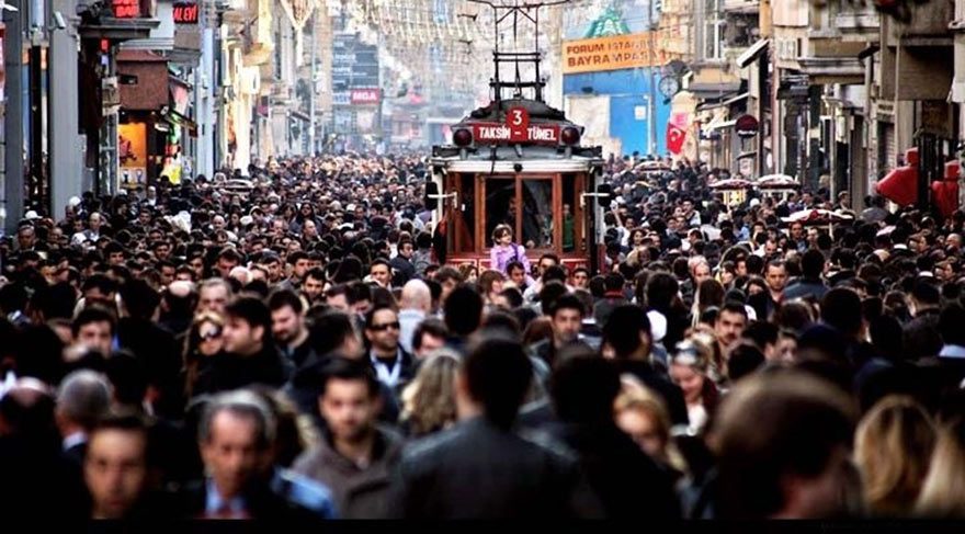 ΓΙΑΤΙ ΑΡΑΓΕ ;;; ΤΟ 57% ΤΩΝ ΤΟΥΡΚΩΝ ΝΟΙΩΘΟΥΝ ΣΑΝ…ΞΕΝΟΙ ΣΤΗΝ ΤΟΥΡΚΙΑ!!!