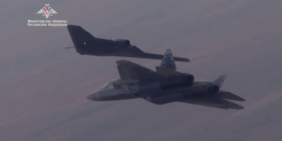 Αυτός είναι ο εφιάλτης των F-35! Τα αεροσκάφη που θα προστατεύουν τα ρωσικά μαχητικά στον αέρα [vid]