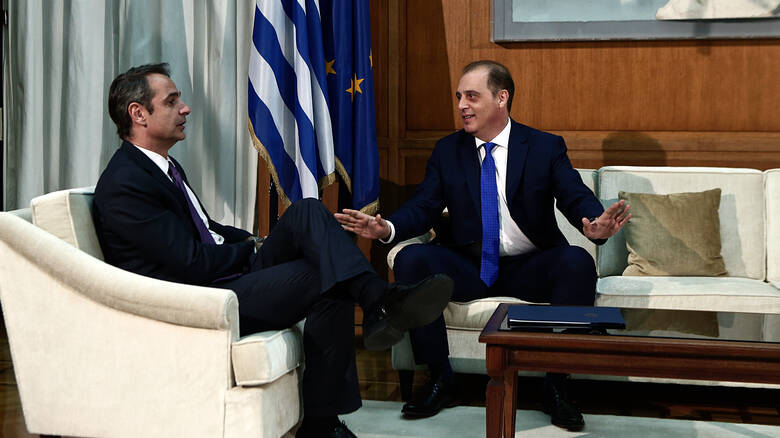 Ο… ΥΠΕΡΕΘΝΙΚΟΦΡΩΝ ΒΕΛΟΠΟΥΛΟΣ ΚΑΤΗΓΓΕΙΛΕ ΤΗΝ ΧΟΡΗΓΗΣΗ ΤΟΥ ΕΠΙΔΟΜΑΤΟΣ ΓΕΝΝΑΣ ΣΕ ΑΛΛΟΔΑΠΟΥΣ ΚΑΙ ΕΝ ΣΥΝΕΧΕΙΑ ΤΗΝ… ΥΠΕΡΨΗΦΙΣΕ! (ΣΥΝΕΡΓΑΣΙΑ ΑΝΑΓΝΩΣΤΡΙΑΣ)