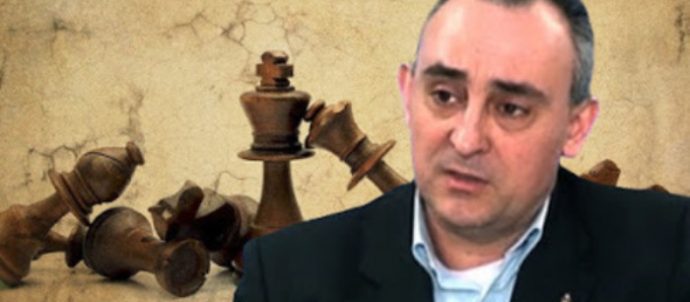 Κώστας Γρίβας: Τμῆμα τοῦ ἡγετικοῦ ἑλληνικοῦ συστήματος μαζὶ μὲ μέρος τοῦ πνευματικοῦ κόσμου ἔχει ἀποφασίσει νὰ παραχωρήσει κομμάτι τῆς Ἑλλάδος!