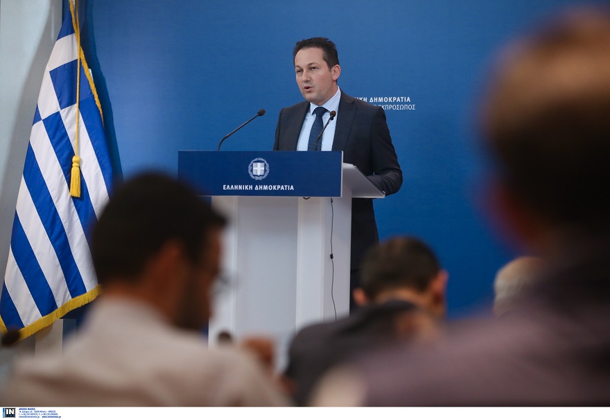 Πέτσας για κορωνοϊό: «Πιθανό να κάνουμε Πάσχα μακριά από τις εκκλησίες» – Ανοιχτό το ενδεχόμενο απαγόρευσης μετακινήσεων