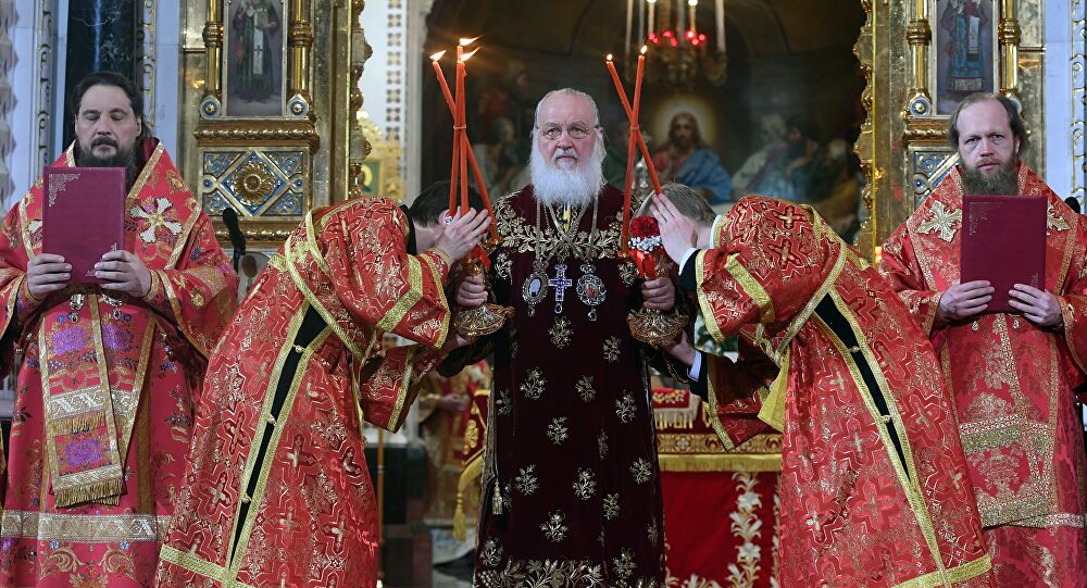Ανοιχτές οι εκκλησίες στη Ρωσία – Απολύμανση, θερμομέτρηση και άλλα μέτρα πρόληψης