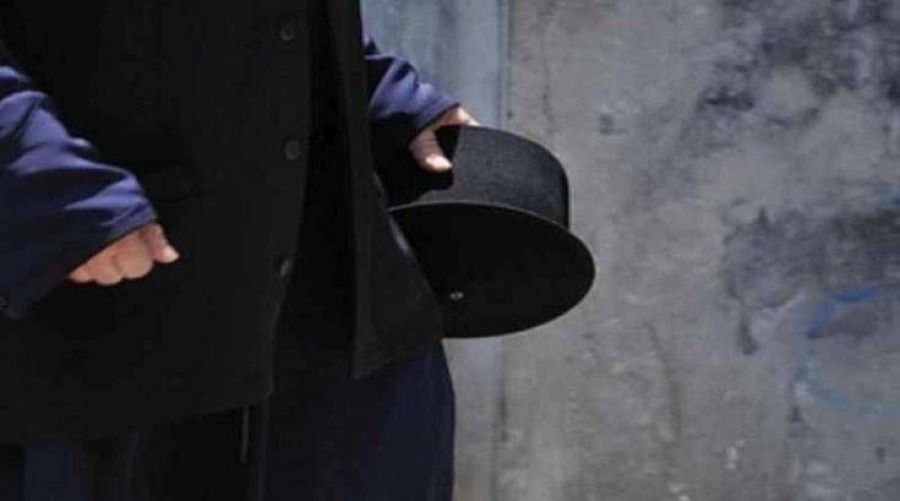 Εύβοια: Συνελήφθη ιερέας που κοινωνούσε πιστούς