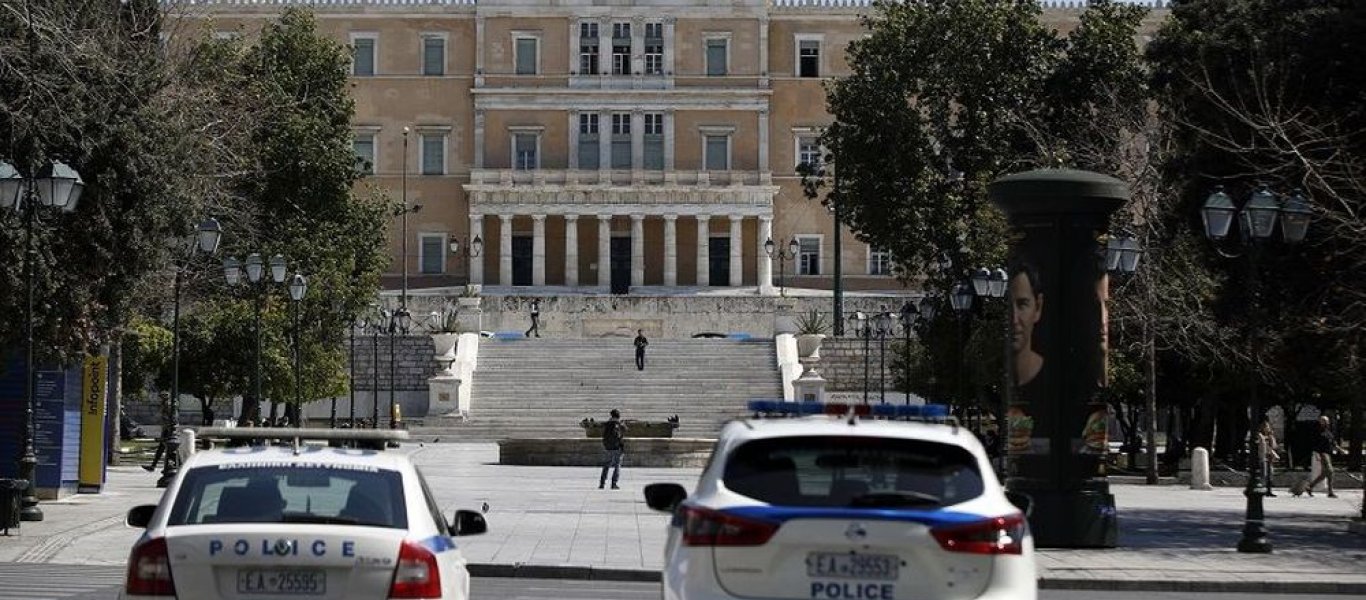 Κορωνοϊός: Ολοταχώς προς περιορισμό κυκλοφορίας – Τα νέα περιοριστικά μέτρα – 10 νεκροί στην Ελλάδα