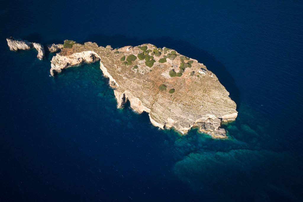 Κλειστά κέντρα παράνομων μεταναστών σε ελληνικά ξερονήσια – Έτσι θα αντιδράσουν οι Τούρκοι (ΒΙΝΤΕΟ)