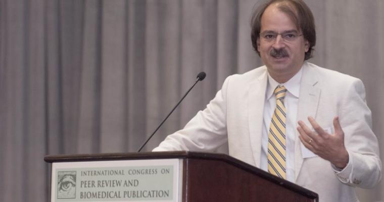 Έλληνας γιατρός διδάκτορας του Stanford βλέπει μέγα φιάσκο με τον Κορονοϊό…