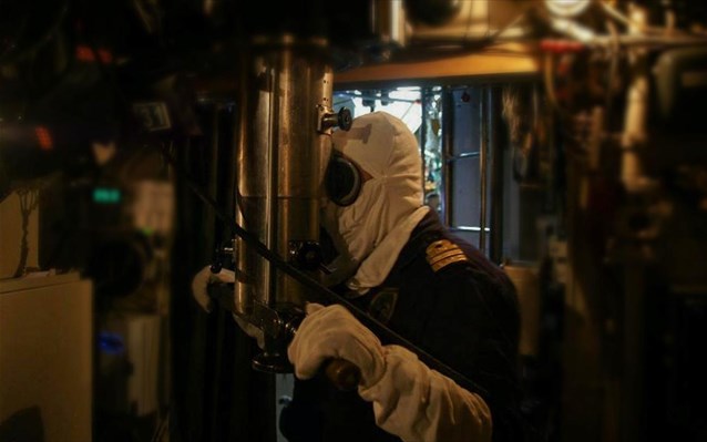 Εντυπωσιακές εικόνες από ανθυποβρυχιακή άσκηση του Πολεμικού Ναυτικού (βίντεο)