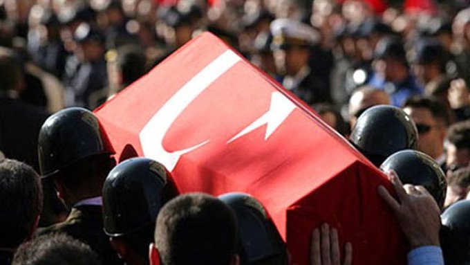 Ο συριακός στρατός σκότωσε 12 Τούρκους στρατιώτες και τραυμάτισε 16. Το Yπ. Άμυνας Τουρκίας παραδέχεται 1 νεκρό κι 9 τραυματίες.
