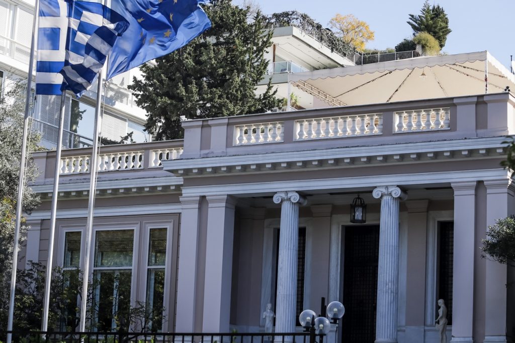 «Όλα είναι πιθανά»: Στο τραπέζι η εμπλοκή του στρατού για την τήρηση των έκτακτων μέτρων κατά του κορωνοϊού (ΒΙΝΤΕΟ)