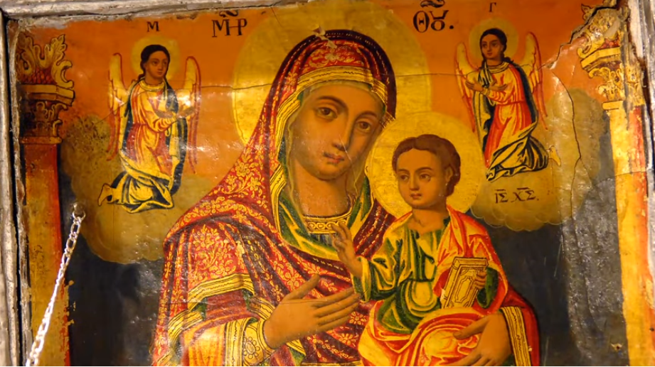 ΧΑΙΡΕ ΕΒΓΑ ΑΠ΄ΤΟΝ ΤΑΦΟ