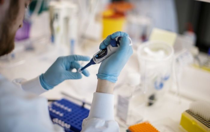 Πρόεδρος ΕΟΦ : Θα έχουμε εμβόλιο για τον κορονοϊό προς το τέλος του καλοκαιριού