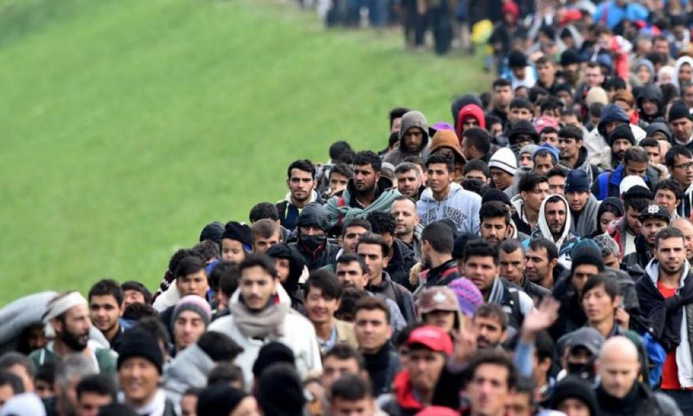 Εικόνες-σοκ από την Μόρια: Αλλοδαποί λεηλάτησαν εκκλησία – ”Αδειάζουν” σπίτια & καταστρέφουν ελιές! – Βίντεο