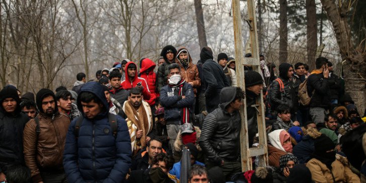 Η Ελλάδα ανοίγει εκ νέου την «πόρτα» στους μετανάστες! Αποκτούν ξανά δικαίωμα ασύλου
