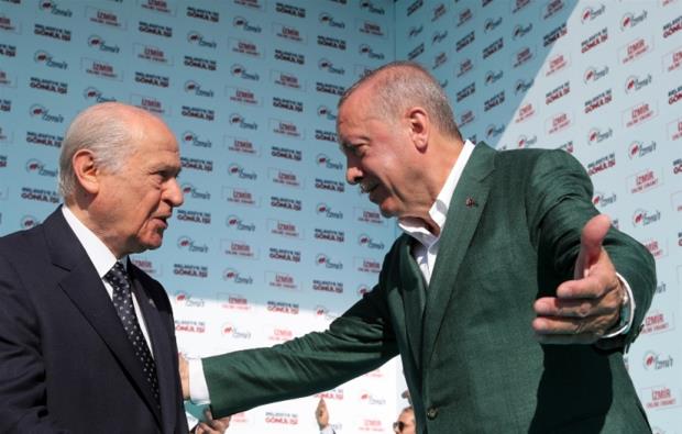 Η μακρά χείρα των Γκρίζων Λύκων στο καθεστώς Ερντογάν
