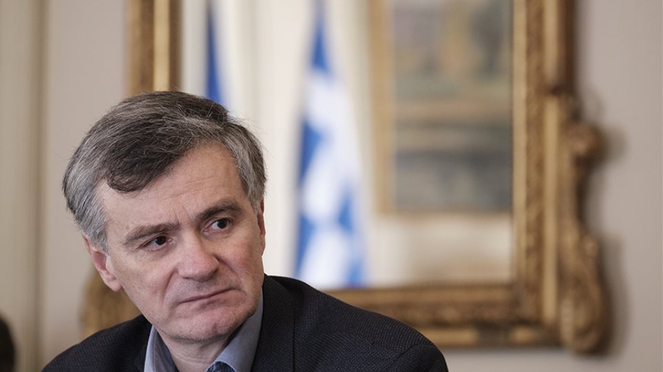 Κορωνοϊός – Ρωσική εφημερίδα «υμνεί» τον Τσιόδρα: «Πώς ένας άνθρωπος έσωσε την Ελλάδα από τον κορωνοϊό»