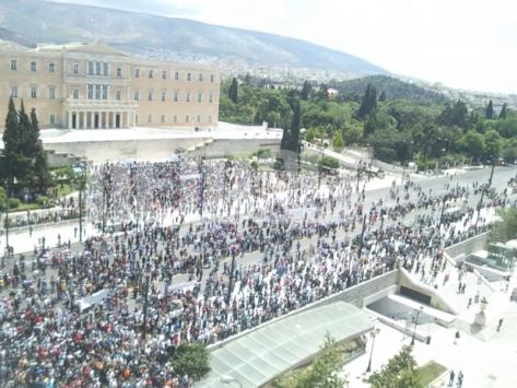 ΜΑΣ ΚΟΡΟΪΔΕΥΟΥΝ, ΞΕΡΟΥΝ ΠΩΣ ΟΤΑΝ ΞΥΠΝΗΣΕΙ Ο ΚΟΣΜΟΣ, ΑΥΤΟΙ ΘΑ ΤΡΕΧΟΥΝ ΝΑ ΚΡΥΦΤΟΥΝ…