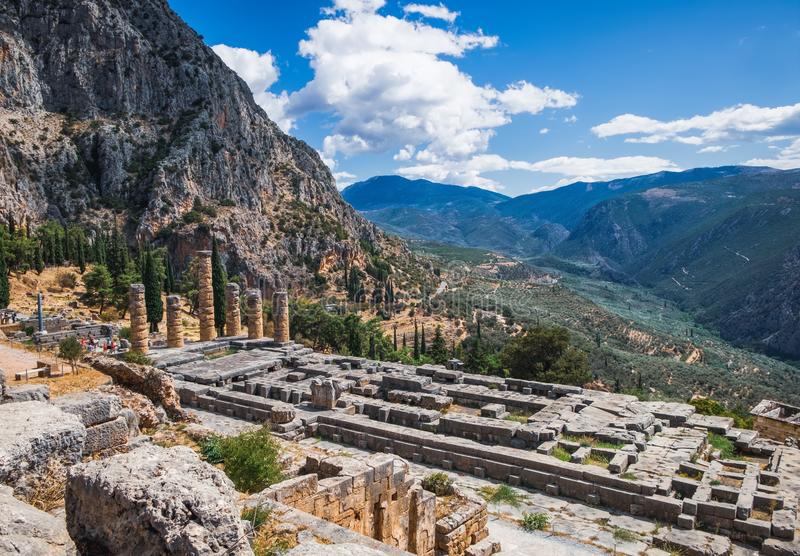 Η ειδεχθής δολοφονία του Αισώπου, και ο ανθελληνικός ρόλος, του σκοτεινού Δελφικού Μαντείου. Γράφει ο Ευάγγελος Φ. Γιαννόπουλος, και ο Λάμπρος Κ. Σκόντζος.