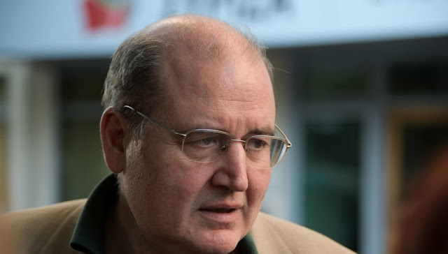 Φίλης: «Να απαγορευτεί στην Ελλάδα η Θεία Κοινωνία» (ΒΙΝΤΕΟ)