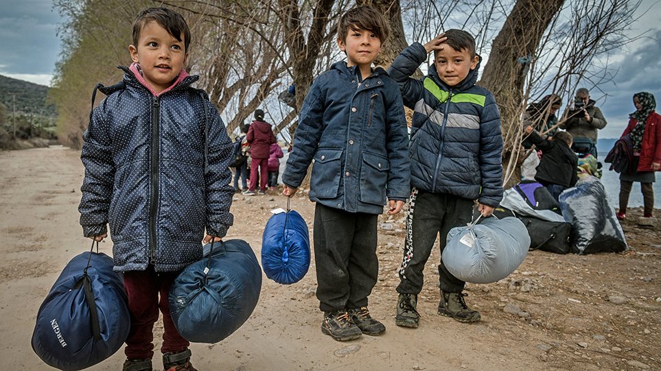 «Χρυσές» δουλειές από ΜΚΟ: 2.000 ευρώ το μήνα για κάθε ασυνόδευτο παιδί