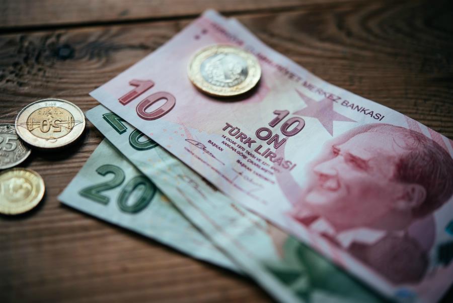 Συναλλαγματικό κραχ απειλεί τον Ερντογάν