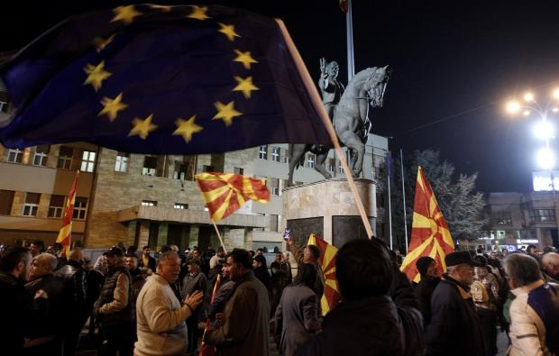 Γεμάτος… βέτο ο δρόμος των σκοπίων προς την ΕΕ