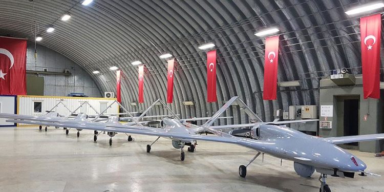 Λιβύη: Κι άλλο τουρκικό drone κατέρριψε ο LNA – Θα μείνουμε στη χώρα όσο χρειαστεί, λέει ο Ακάρ