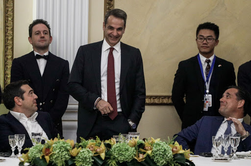 ΕΤΟΙΜΗ ΤΗΝ ΕΧΟΥΝ ΤΗ ΜΝΗΜΟΝΙΑΚΗ ΣΥΓΚΥΒΕΡΝΗΣΗ, ΜΕ «ΠΑΠΑΔΗΜΟ» ΤΟΝ ΤΣΙΟΔΡΑ! ΥΜΝΟΙ ΣΥΡΙΖΑ ΓΙΑ ΤΟ ΕΠΙΣΤΗΜΟΝΙΚΟ ΑΛΛΟΘΙ ΤΗΣ ΧΟΥΝΤΑΣ ΜΗΤΣΟΤΑΚΗ!