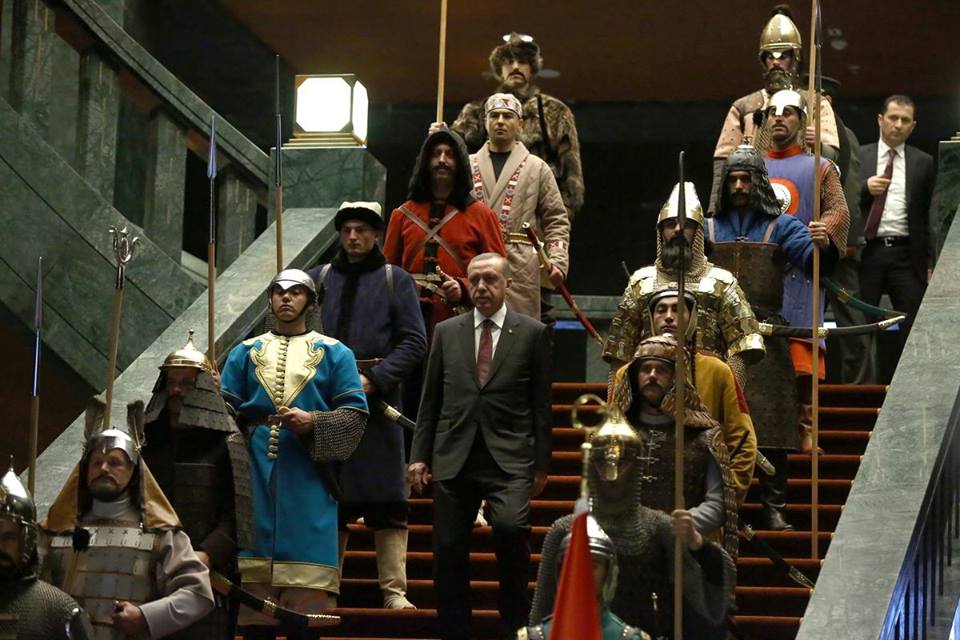 ΚΩΣΤΑΣ ΔΟΥΚΑΣ : Οἱ Τοῦρκοι βρίζουν τά μοῦτρα τους  ἀλλά δέν τό γνωρίζουν!…