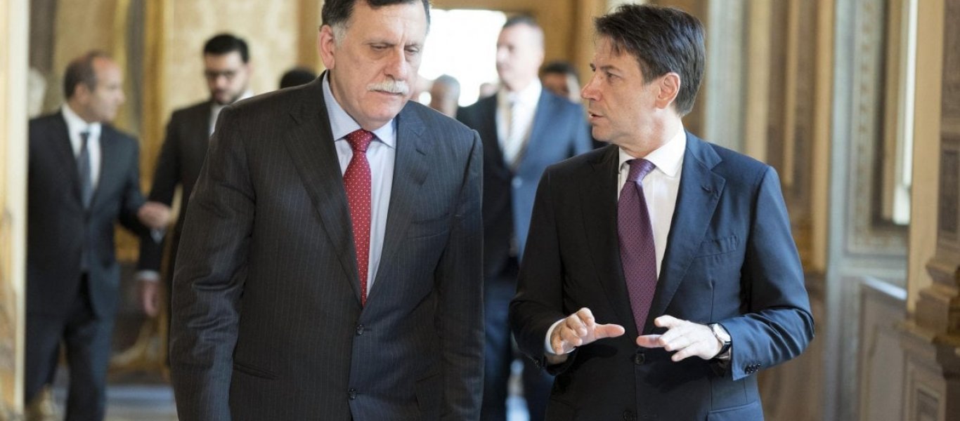 Με τιμές ο Σάρατζ στην Ιταλία – Τουρκικά ΜΜΕ: «Ομολογία Ελλάδας για Χάφταρ -Μετρημένες οι μέρες του»