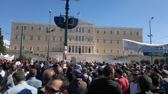 Η ΞΕΝΟΔΟΥΛΗ XOYNTA ΦΟΒΑΤΑΙ ΜΕΓΑΛΗ ΛΑΪΚΗ ΕΞΕΓΕΡΣΗ ΜΕ ΤΟ ΞΕΠΟΥΛΗΜΑ ΚΑΙ ΤΗΝ ΧΡΕΩΚΟΠΙΑ ΤΗΣ ΧΩΡΑΣ ΚΑΙ ΘΕΤΕΙ ΣΤΗΝ ΠΑΡΑΝΟΜΙΑ ΤΙΣ ΔΙΑΔΗΛΩΣΕΙΣ