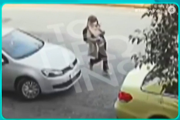 Νέο Φοβερό ΒΙΝΤΕΟ ντοκουμέντο! Η στιγμή πριν και μετά την επίθεση με βιτριόλι στην Ιωάννα