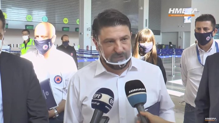Οι Ενοπλες Δυνάμεις αναλαμβάνουν τους ελέγχους για κοροναϊό στα νησιά