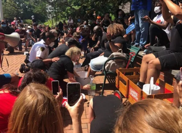 Αὐτή τήν Ἀμερική θέλουν,ὡς προάγγελο τῆς Παγκόσμιας Νέας Τάξης Πραγμάτων…